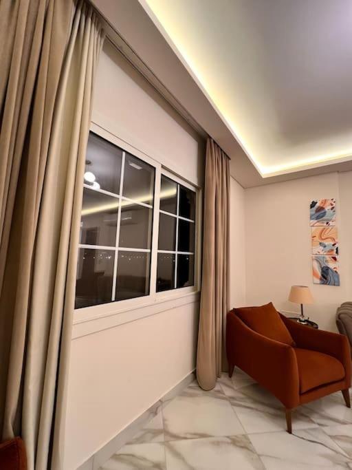 Apartment White Palace Served 31 *
