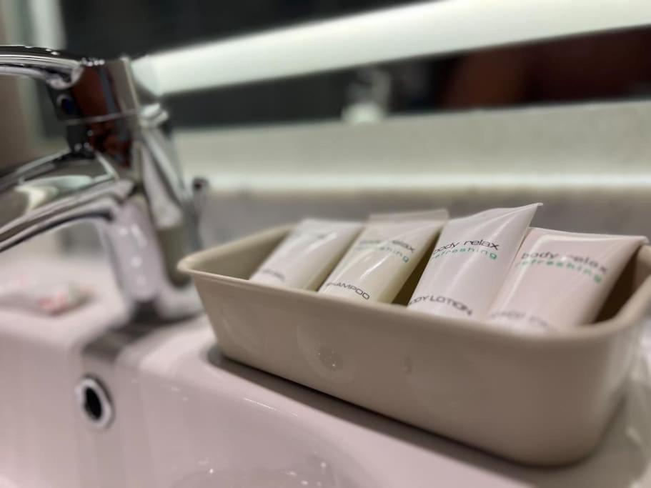 White Palace Served 31 Apartment