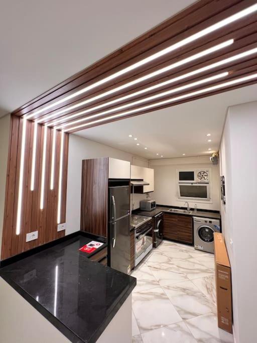 White Palace Served 31 Apartment