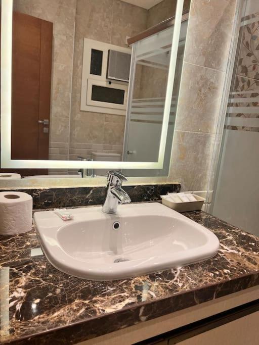 Apartment White Palace Served 31